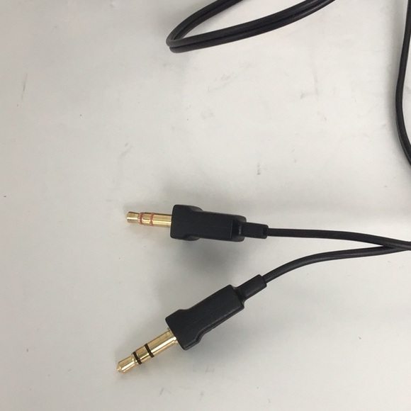 Plantronics Wired Headphones - Picture 3 of 4